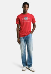 GANT REG ARCHIVE SHIELD - T-shirt print - ruby red