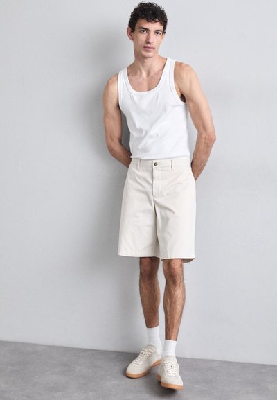 J.LINDEBERG SHANE CLOUD - Shorts - moonbeam