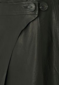 Selected Femme SLFAMALIA SKIRT - Usnjeno krilo - black