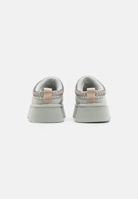 UGG TAZZ - Chaussons - goose