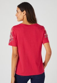Damart Camiseta estampada - magenta