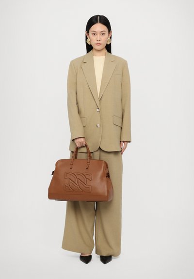 Casadei BORSA PARK AVENUE - Velika torba - rum