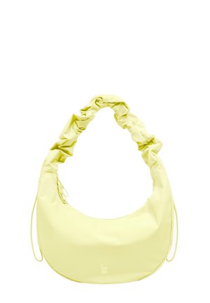 Borsa a mezzaluna di colore giallo pallido con manico arricciato e tasca con cerniera sul lato, progettata per un uso casual.