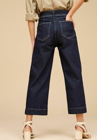 Next DOUBLE BUTTON CROPPED WIDE LEG - Trapezaste traperice - rinse blue