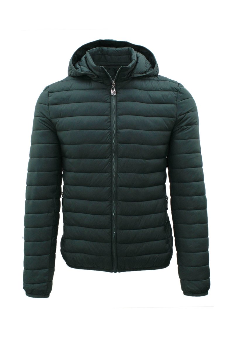 Giacca verde puffer con cappuccio, dotata di zip frontale, cuciture orizzontali e due tasche laterali con zip. Realizzata in materiale leggero.