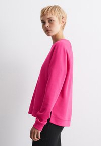 Marc O'Polo DENIM RAGLAN SLEEVES - Sweatshirt - fresh fuchsia