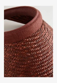 No seleccionado, chocolate brown