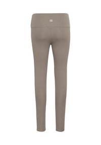 Fakó taupe színű leggings, rugalmas anyagból készült, magas derékkal és testhezálló kialakítással, sima textúrával, látható minták nélkül.