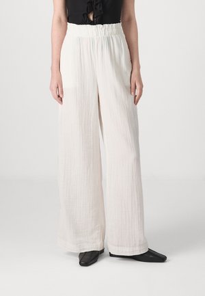 GAUZE WIDE LEG - Pantalon classique - off white