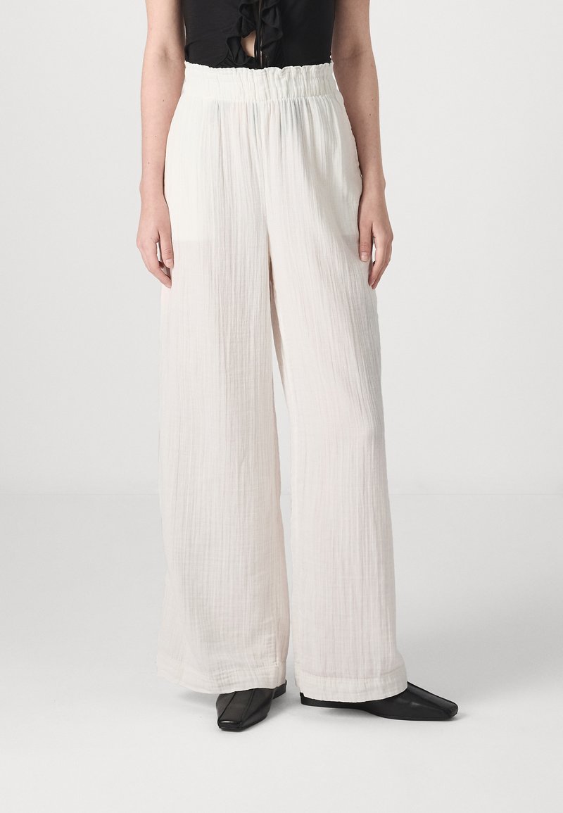 GAP GAUZE WIDE LEG - Hlače - off white