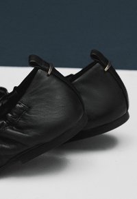 Thumbnail Image 8