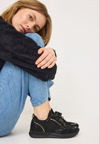 Tamaris Tossud - black
