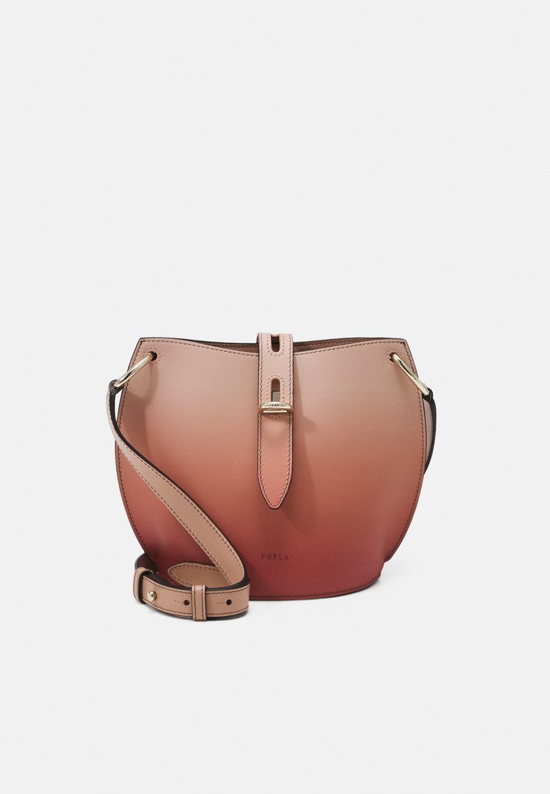 Bolso Bandolera Gabine De Cuero - Coñac - CHARLES & KEITH US