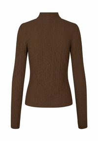 Langärmliges braunes Oberteil mit strukturiertem, gewelltem Muster, hohem Kragen, figurnaher Silhouette und weichem Stoff.