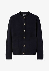 Ei valittu, navy blazer