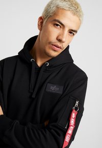 Alpha Industries UNISEX - Hoodie - black/ chrome