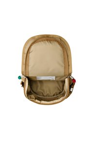 Rudos spalvos kuprinė su užtrauktuku atveriamu pagrindiniu skyriumi, turinti tekstūruotą išorę, lygų vidinį pamušalą ir spalvingus užtrauktukų traukiklius. Matoma vidinė kišenė.