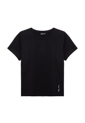 - T-shirt basic