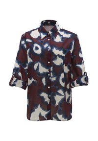 Chemise à manches longues avec un motif abstrait bordeaux, bleu et blanc. Elle présente un col classique, une fermeture à boutons sur le devant et des poignets retroussables.
