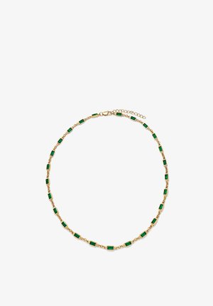 Goldene Halskette mit rechteckigen grünen Edelsteinen, gleichmäßig entlang der Länge verteilt, und einem Karabinerverschluss.