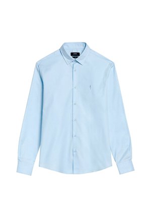 Jasnoniebieska koszula z długim rękawem na guziki, wykonana z gładkiej tkaniny, z klasycznym kołnierzykiem i małym haftowanym logo na piersi.
