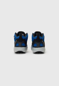 Columbia YOUTH PEAKFREAK RUSH MID WATERPROOF - Zapatillas de senderismo - mountain blue/voltage