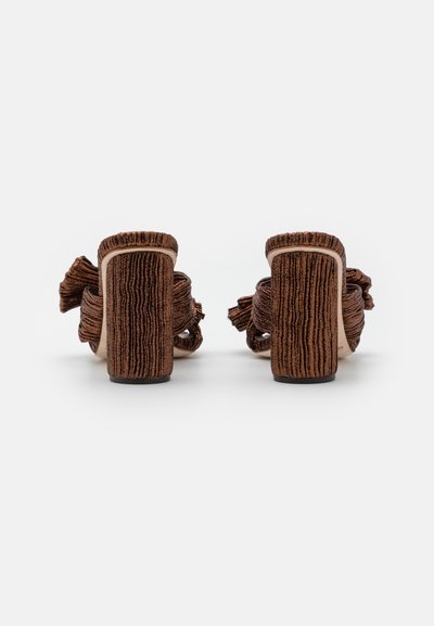 Loeffler Randall PENNY PLEATED KNOT MULE - Μιουλ με τακούνι - mocha