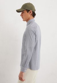 Thumbnail Image 5