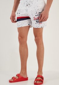 Buratti REGULAR FIT - Fürdőnadrág - white