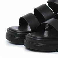 Miriade WENDY czarny