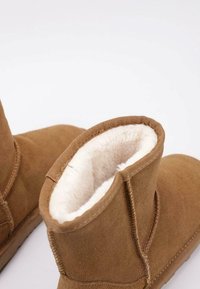 LIMMA NIIVISTY - Botines - camel