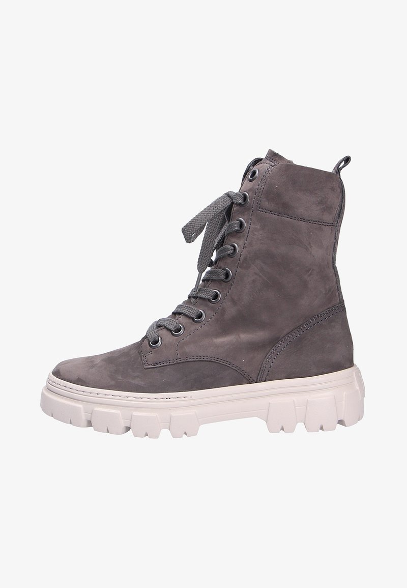 Botte montante en cuir gris à lacets avec semelle épaisse blanche et robuste et languette en tissu à l'arrière.