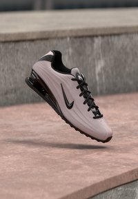 No seleccionado, particle rose/black