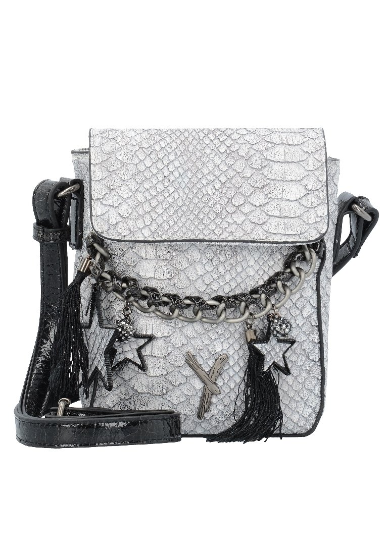 Borsa metallica argento con un motivo a serpente testurizzato, tracolla in catena nera, dettagli a forma di stella e frange per un tocco aggiuntivo.