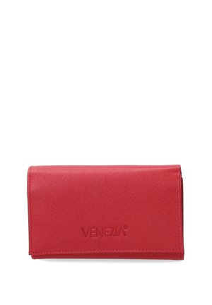 Rote Geldbörse aus strukturiertem synthetischem Material, mit einem Klappdesign und geprägtem "VENEZIA"-Logo auf der Vorderseite.