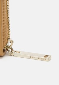 Ted Baker GARCEY - Geldbörse - camel