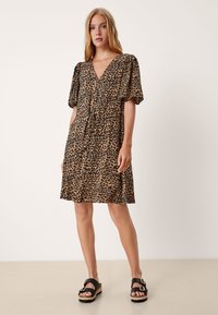 QS MIT TUNNELZUG - Blusenkleid - sandstein