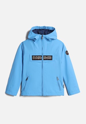 Jasnoniebieska kurtka z kapturem wykonana z materiału syntetycznego. Posiada zamek błyskawiczny z przodu, dwie boczne kieszenie oraz naszywkę z logo na piersi. Gładka tekstura.