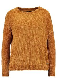 Sweter w kolorze rdzy, dziany, z okrągłym dekoltem, prążkowaną strukturą, długimi rękawami i lekko skróconym dołem. Posiada mały akcent z logo.