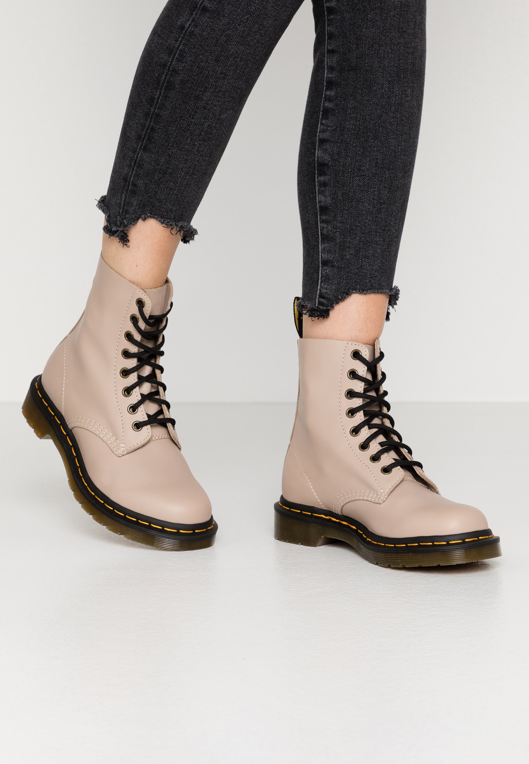 dr martens pascal ou 1460