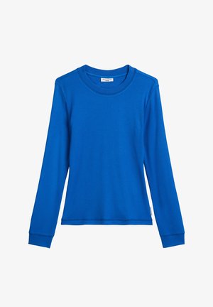 Niebieska koszula z długim rękawem wykonana z prążkowanej tkaniny, z okrągłym dekoltem i dopasowanymi mankietami. Gładka tekstura bez widocznych wzorów ani grafik.