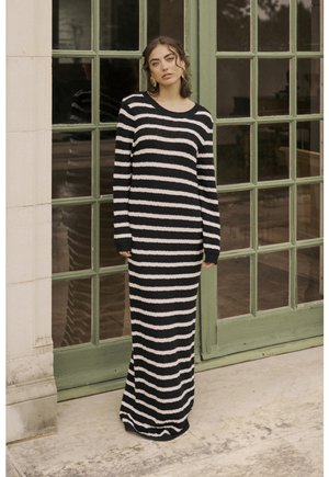 Maxi šaty - black whitecap stripe