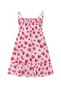 Abito senza maniche rosa con corpetto smock, motivi di fragole e cuori, e orlo arricciato. Realizzato in tessuto leggero.