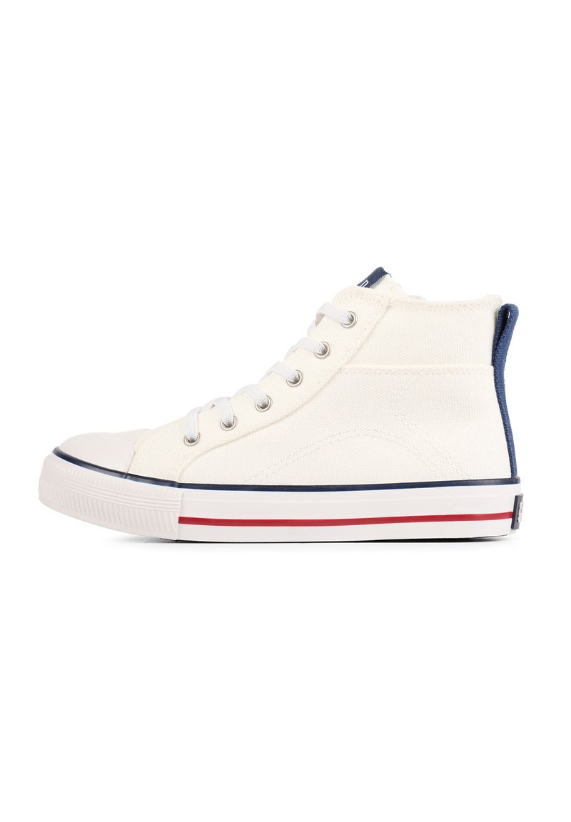 Hoge canvas sneaker in off-white met een marineblauwe hielaccent, rubberen neuskap en een gestreepte rode en marineblauwe zool. Vetersluiting.