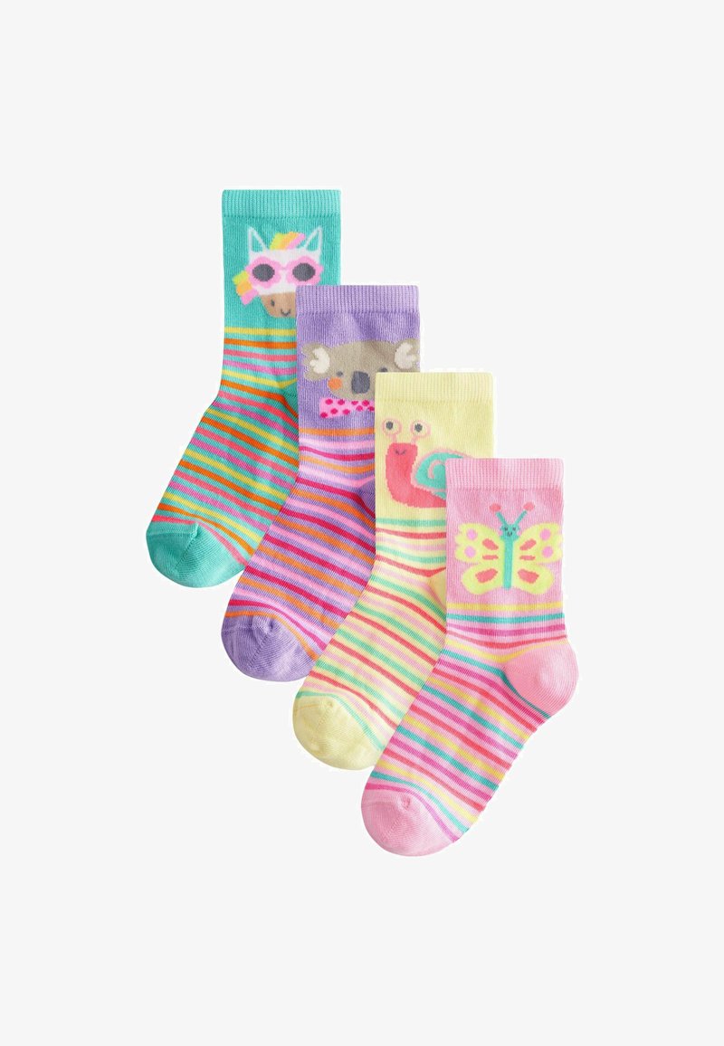 Ensemble de quatre paires de chaussettes courtes avec des rayures vibrantes. Les couleurs incluent le turquoise, le violet, le rose et le jaune, avec des motifs animaliers sur chaque paire.