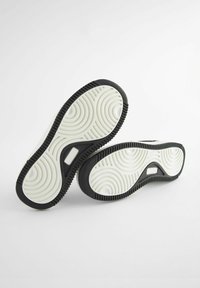 Next ELASTIC LACE - Baskets basses - graffiti