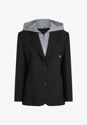 Crni sako s integriranim sivo kapuljačom. Ima jedan džep na prsima, dva prednja džepa i dva crna dugmeta. Glatka tkanina.