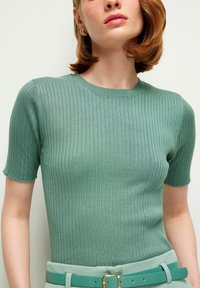 adL SHORT SLEEVE  - Jednoduché tričko - almond green