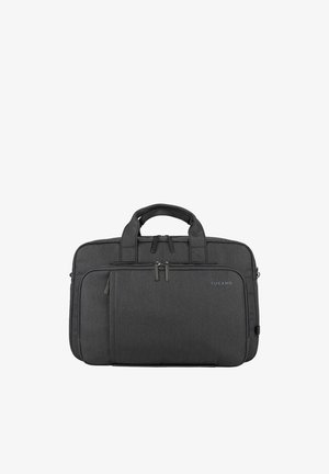 Zachte zwarte laptoptas met dubbele handvatten, meerdere ritsvakken en Tucano-logo op het voorvak.