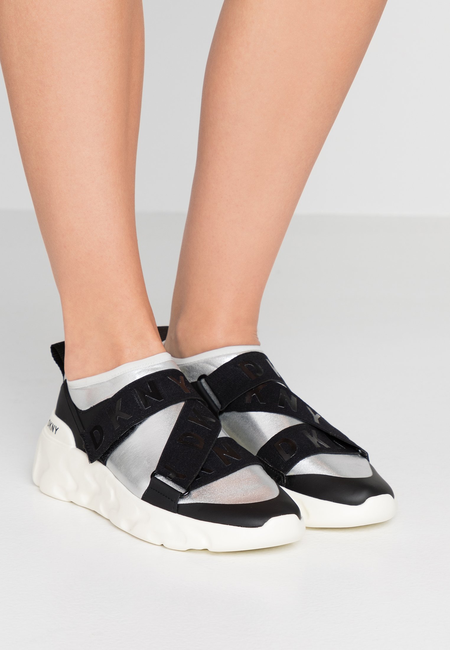 dkny clara sneakers